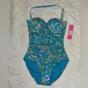 LILLY PULITZER Flamenco One Piece Cumulus Blue Chick Magnet